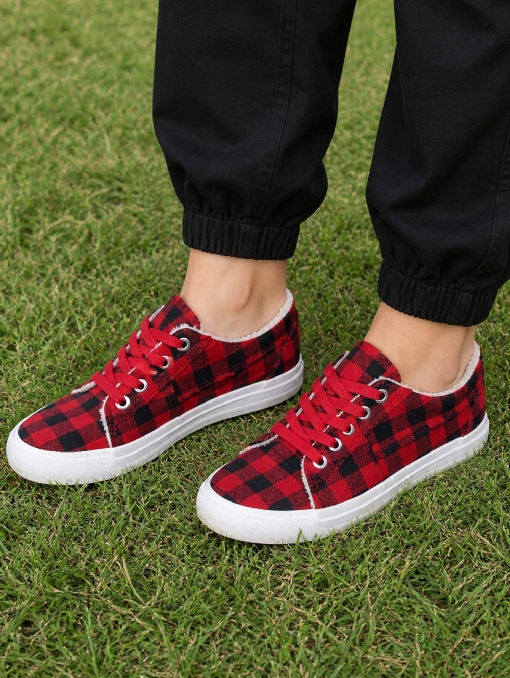 BLOWFISH🐡MALIBU Red/Black Plaid Lace-Up Women's Sneakers GOOD COND Sz 7/7.5
